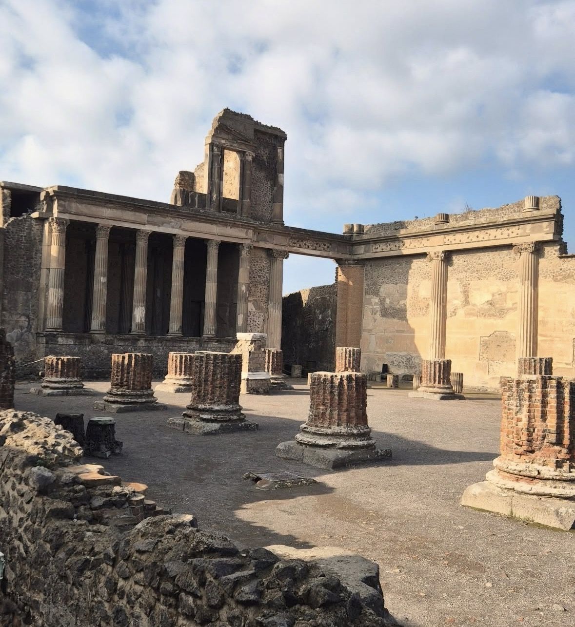 Pompeii 2h Small-Group Tour with Expert Archaeologist